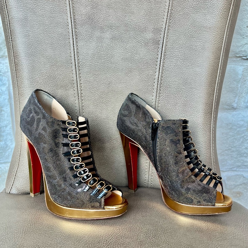 Christian Louboutin Manon 120 Euro 38 Leopard Gray Bluish Gold Toe Box & Buckles